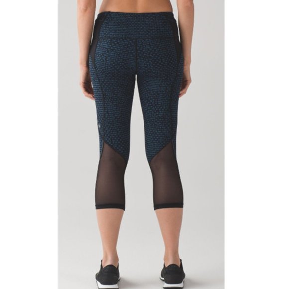 Lululemon Free Runner Crop (19") - Picture 3 of 16